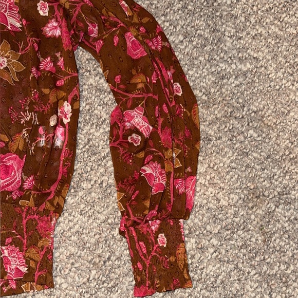 Excellent condition. Slightly sheer - Picture 4 of 4